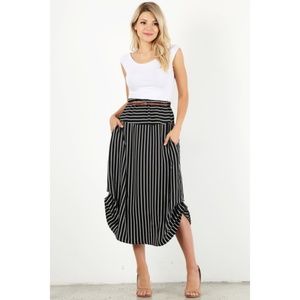 She's J Apparel Trendy Black & White Curved Hem Skirt, striped